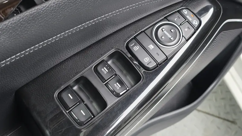 Kia K7 2018 - фото 12