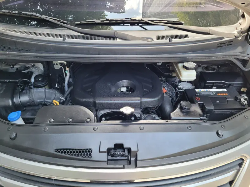 Hyundai Grand Starex