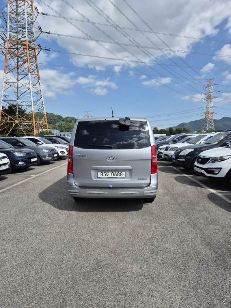 Hyundai Grand Starex