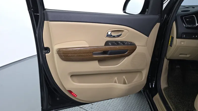 Купить Kia Carnival Gyeonggi из Кореи