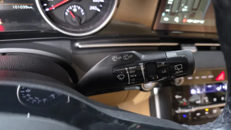 Kia Carnival 2021 - фото 29