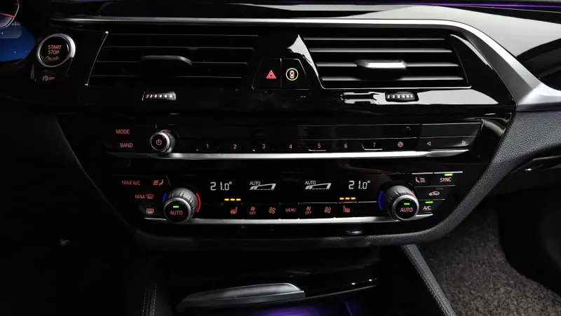 BMW 5-Series 2020 - фото 17