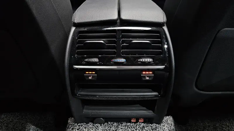 BMW 5-Series 2020 - фото 30