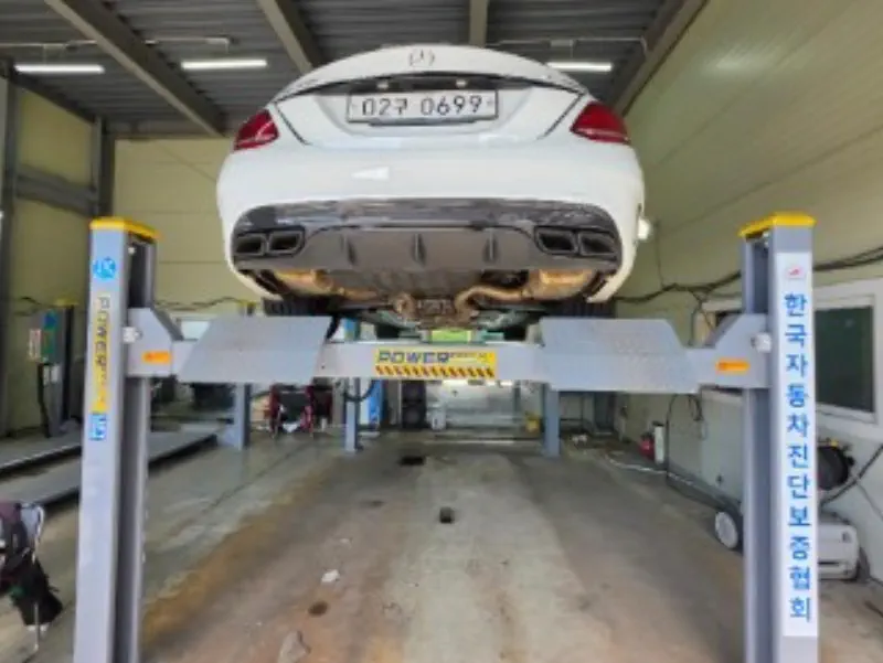 Mercedes-Benz C-Class 2016 - фото 2