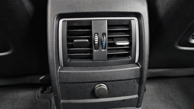 BMW 3-Series 2018 - фото 29