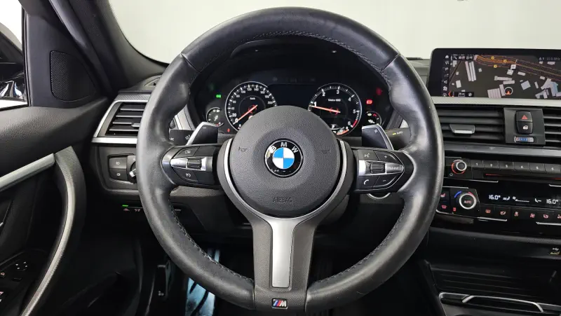 BMW 3-Series 2018 - фото 13