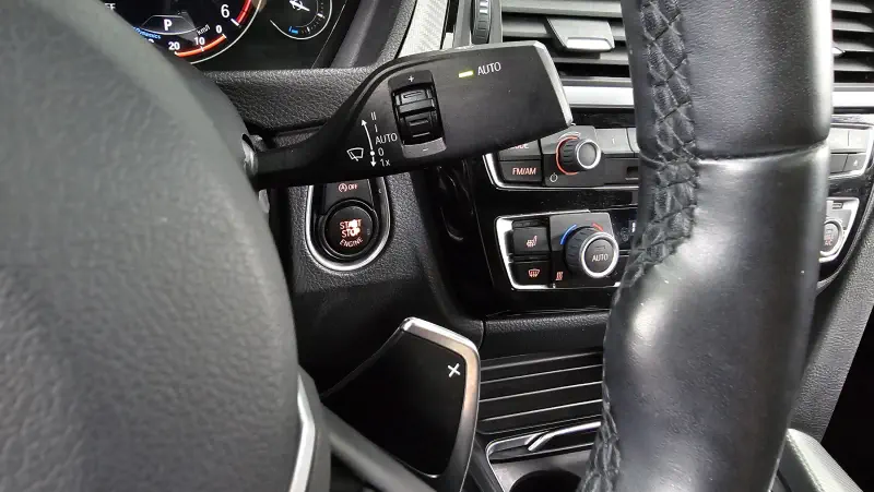 BMW 3-Series 2018 - фото 14