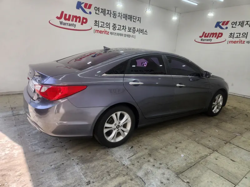 Hyundai Sonata 2010 - фото 18