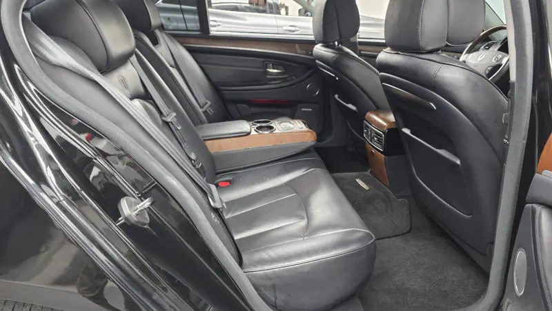 SsangYong Chairman W
