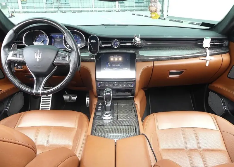 Maserati Quattroporte