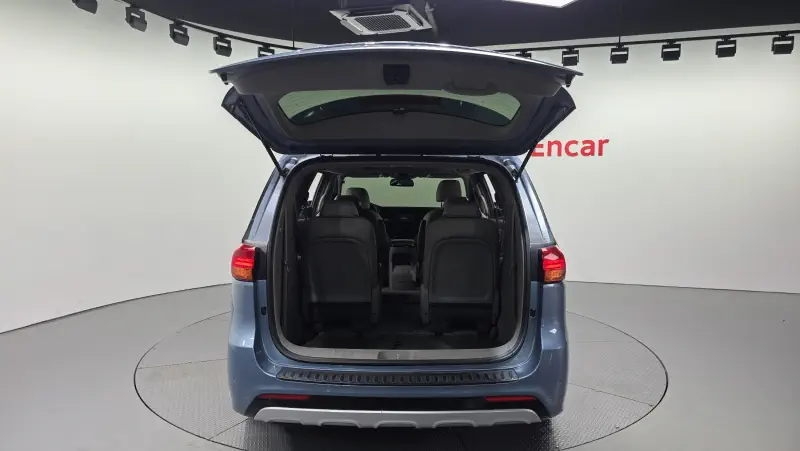 Купить Kia Carnival Jeonbuk из Кореи