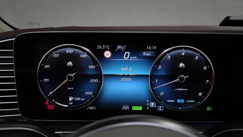 Mercedes-Benz GLS-Class 2023 - фото 8