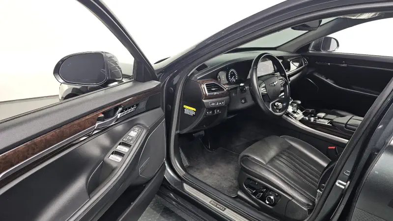 Genesis EQ900