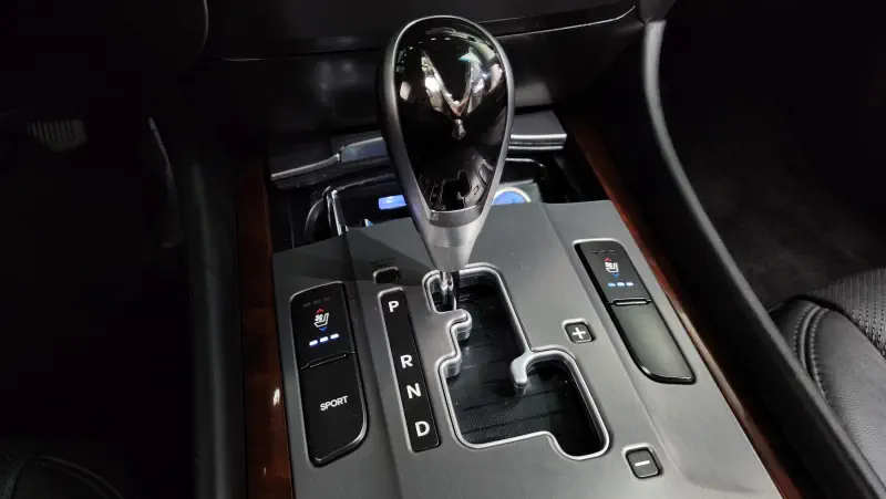 Hyundai Equus