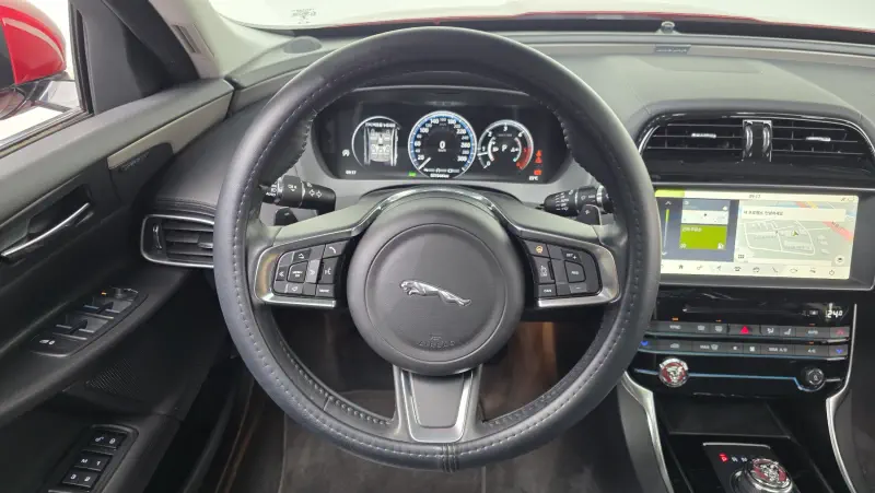 Jaguar XE