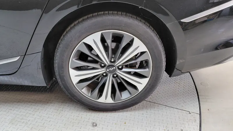 Kia K8