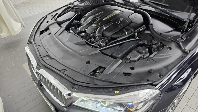 BMW 7-Series