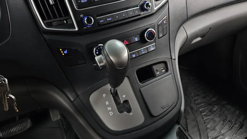 Hyundai Grand Starex