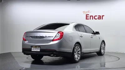Lincoln MKS