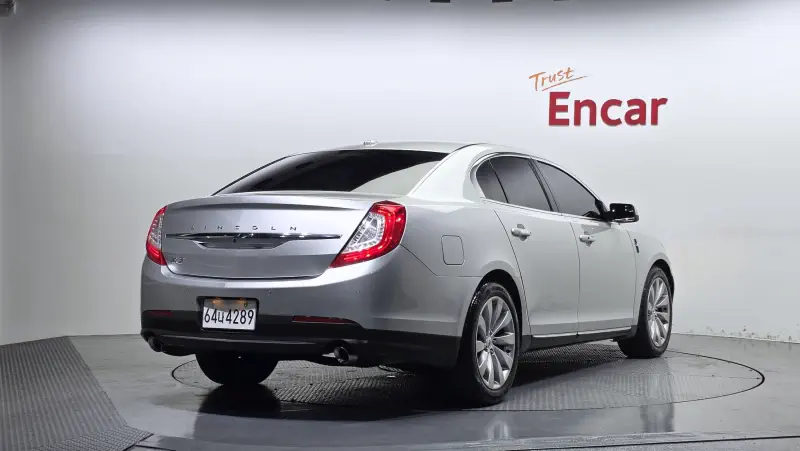 Lincoln MKS