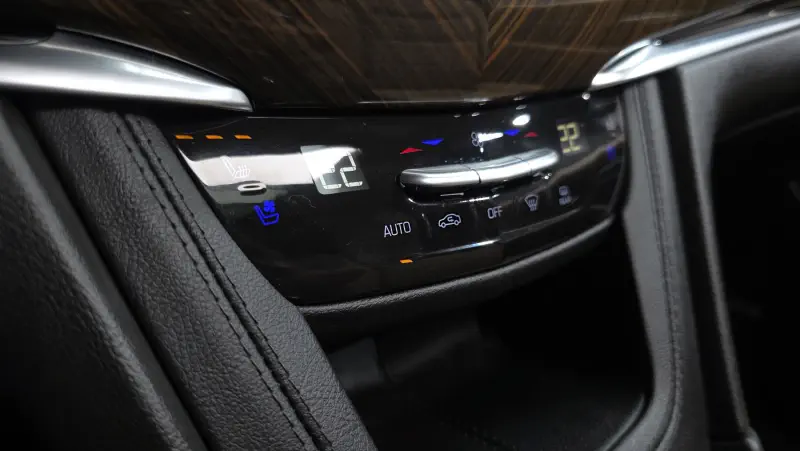Cadillac XT6