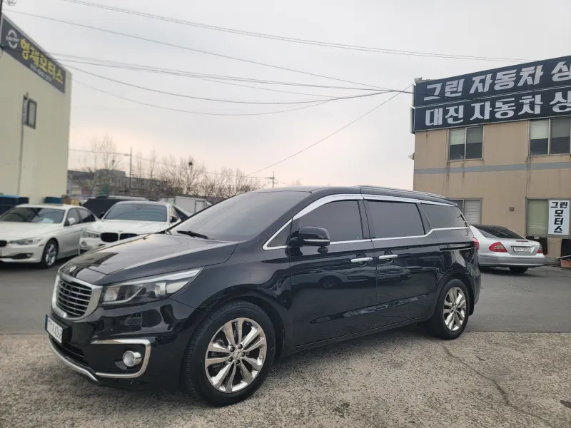 Kia Carnival