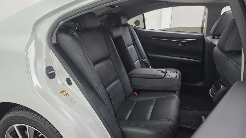 Lexus ES300h