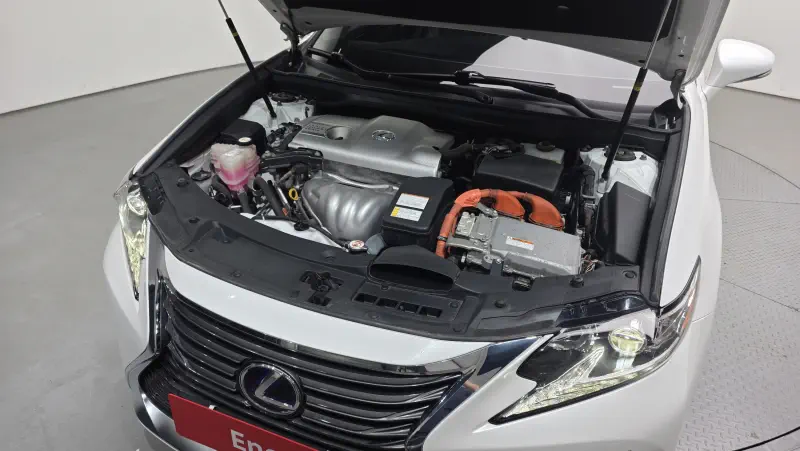 Lexus ES300h