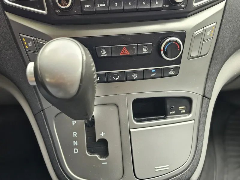Hyundai Grand Starex