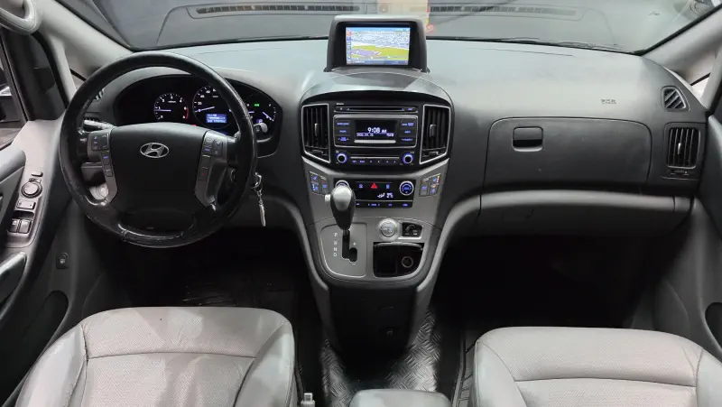 Hyundai Grand Starex