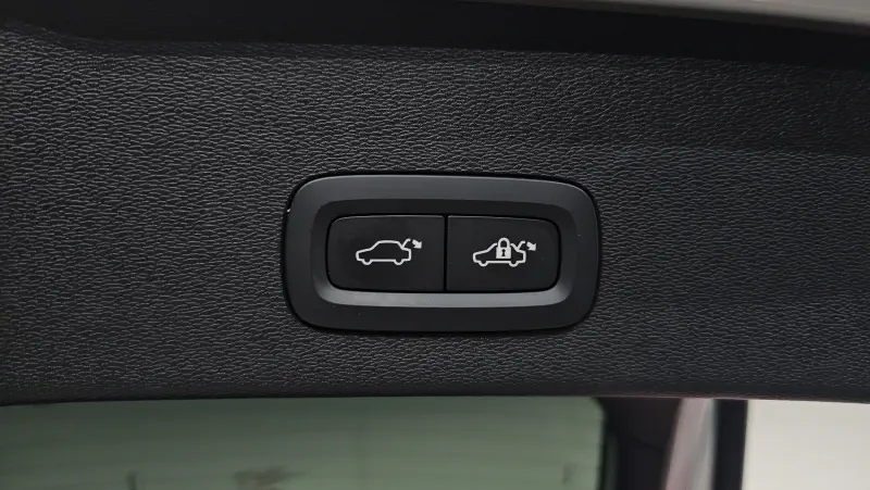 Купить Volvo C40 Seoul из Кореи