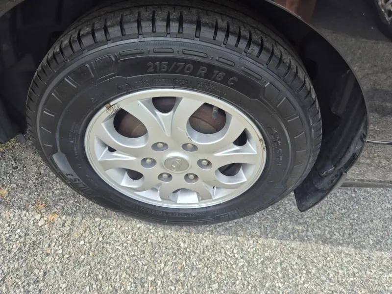 Hyundai Grand Starex