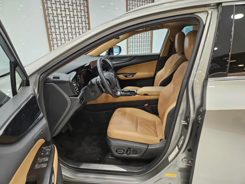 Lexus NX450h+