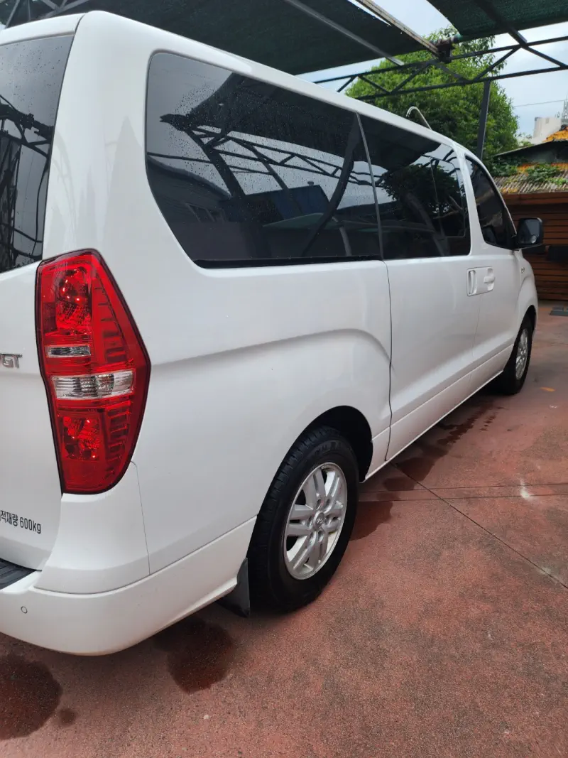 Hyundai Grand Starex