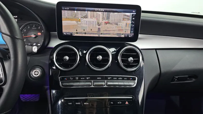 Mercedes-Benz C-Class