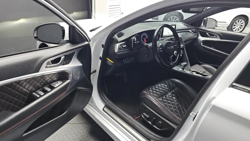 Genesis G70