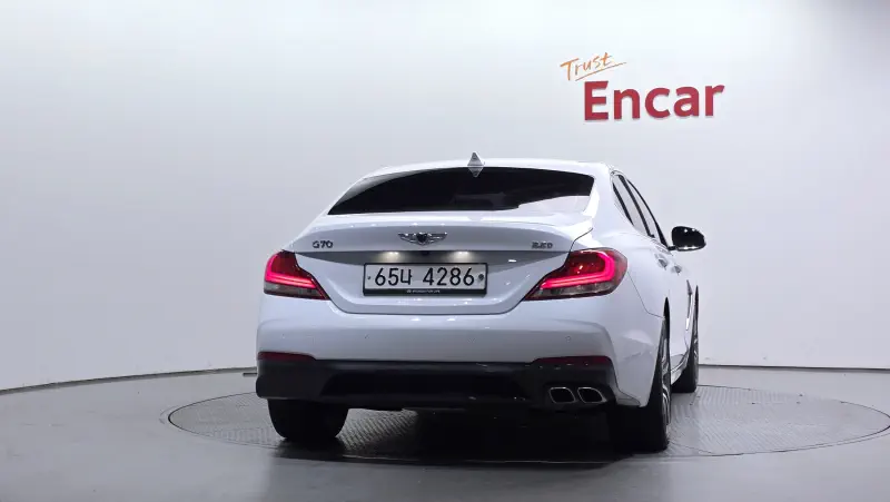 Genesis G70