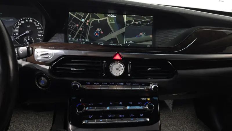 Genesis EQ900