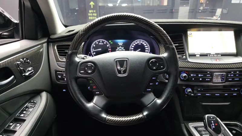 Hyundai Equus
