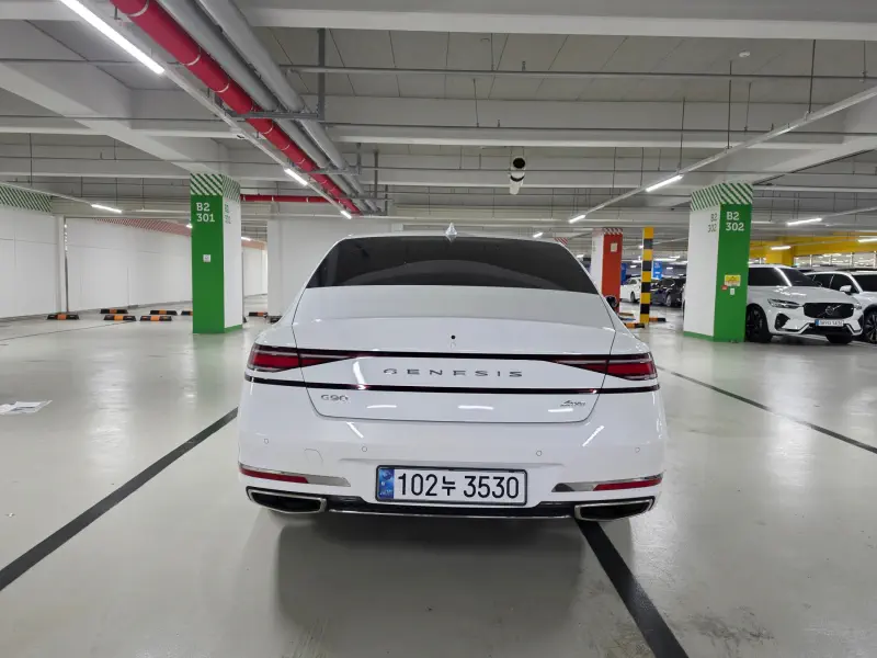 Genesis G90
