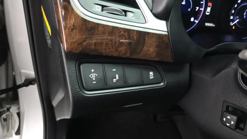 Hyundai Aslan