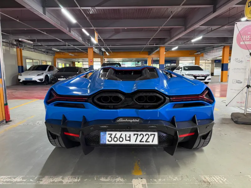 Lamborghini Revuelto
