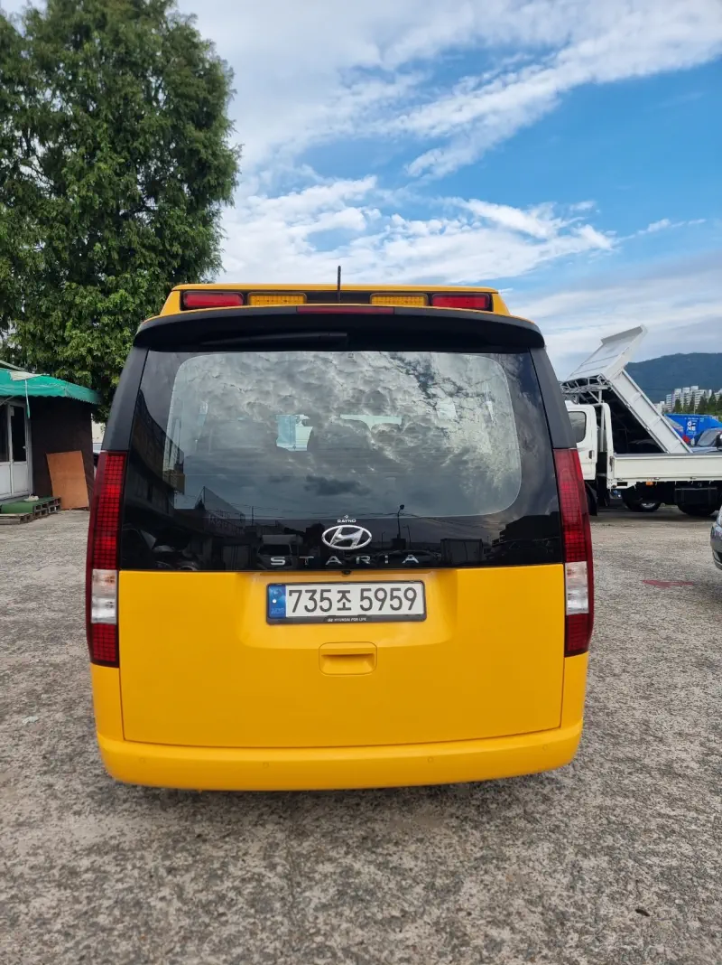 Hyundai Staria