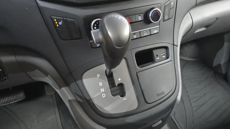 Hyundai Grand Starex