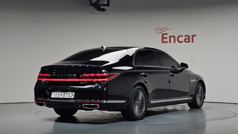 Genesis G90