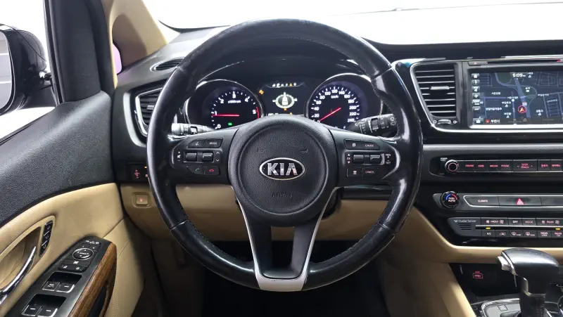 Kia Carnival