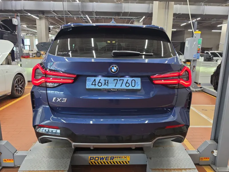 BMW iX3