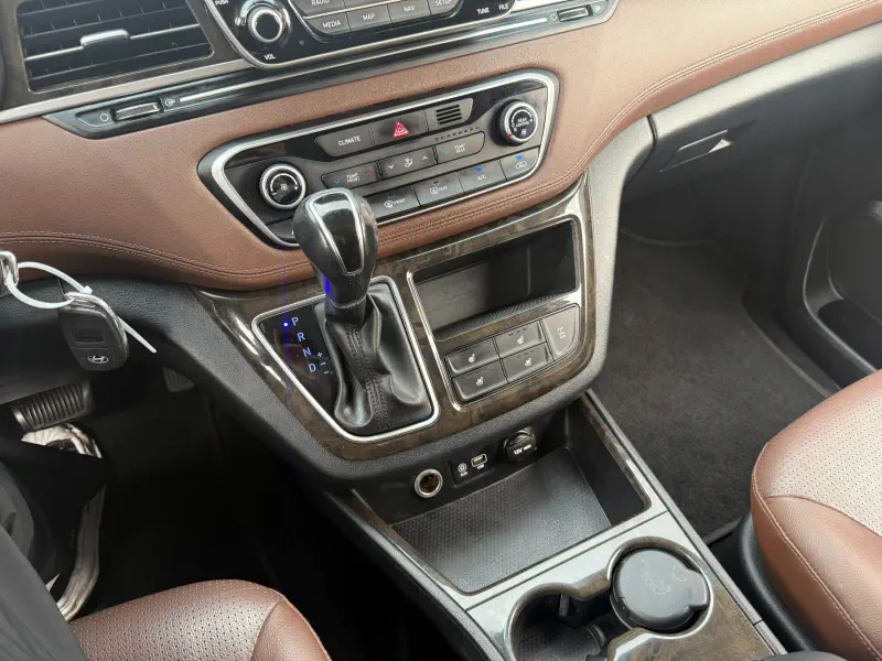 Hyundai Grand Starex