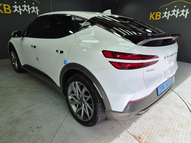 Genesis GV60