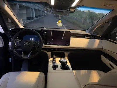 Lexus LM500h